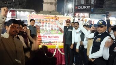 Photo of सर्वोपरि कल्याण समिती पूर्व सैनिक संगठन (नमर्दापुरम) के द्वारा पुलवामा के शहीद जवानों को जयस्तंभ चौक पर दी गई श्रद्धांजलि.