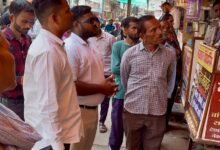 Photo of मुख्य नगर पालिका अधिकारी सुरेखा जाटव ने स्वास्थ्य विभाग की उपस्थिति जांची, बाजार में चलाया स्वच्छता जागरूकता अभियान, नाली में कचरा फेंकने पर ₹500 का चालान