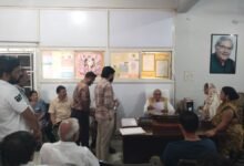Photo of पुरानी इटारसी में सुलभ काम्प्लेक्स के निर्माण हेतु माननीय विधायक सीता सरन शर्मा एवं न.पा. अध्यक्ष इटारसी को दिया गया ज्ञापन.